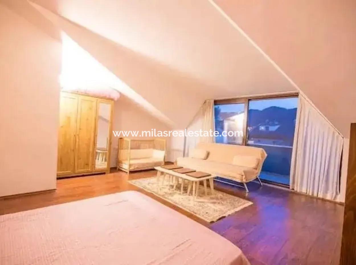 Das Gebiet Von Marmaris Armutalan Freistehende Villa Zum Verkauf 4 Zimmer 1 Wohn-Zimmer-Triplex-Villa Komplett