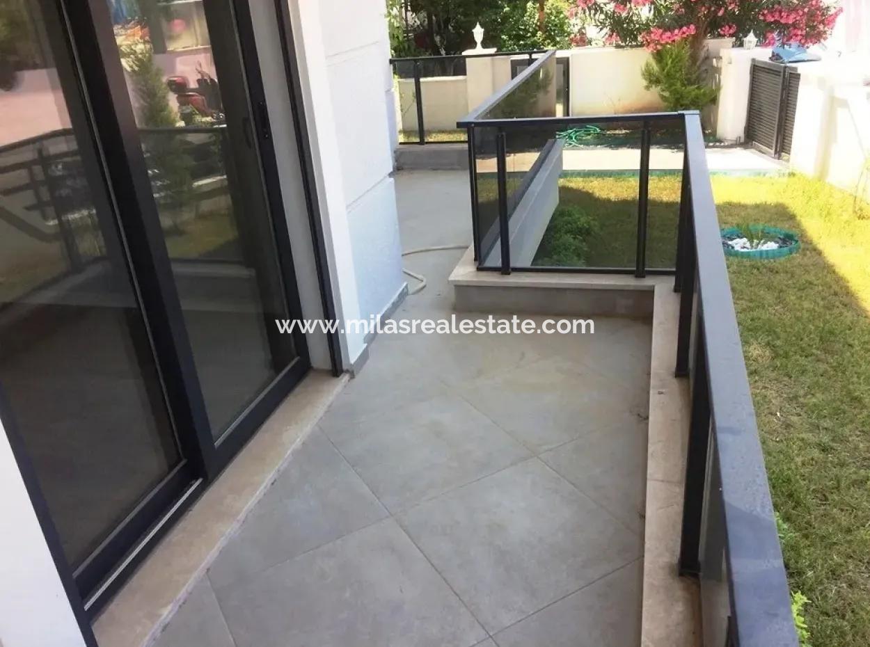 Null Luxus 2 Zimmer 1 Wohnzimmer 100M2 Indoor-Garage Für Verkauf In Marmaris