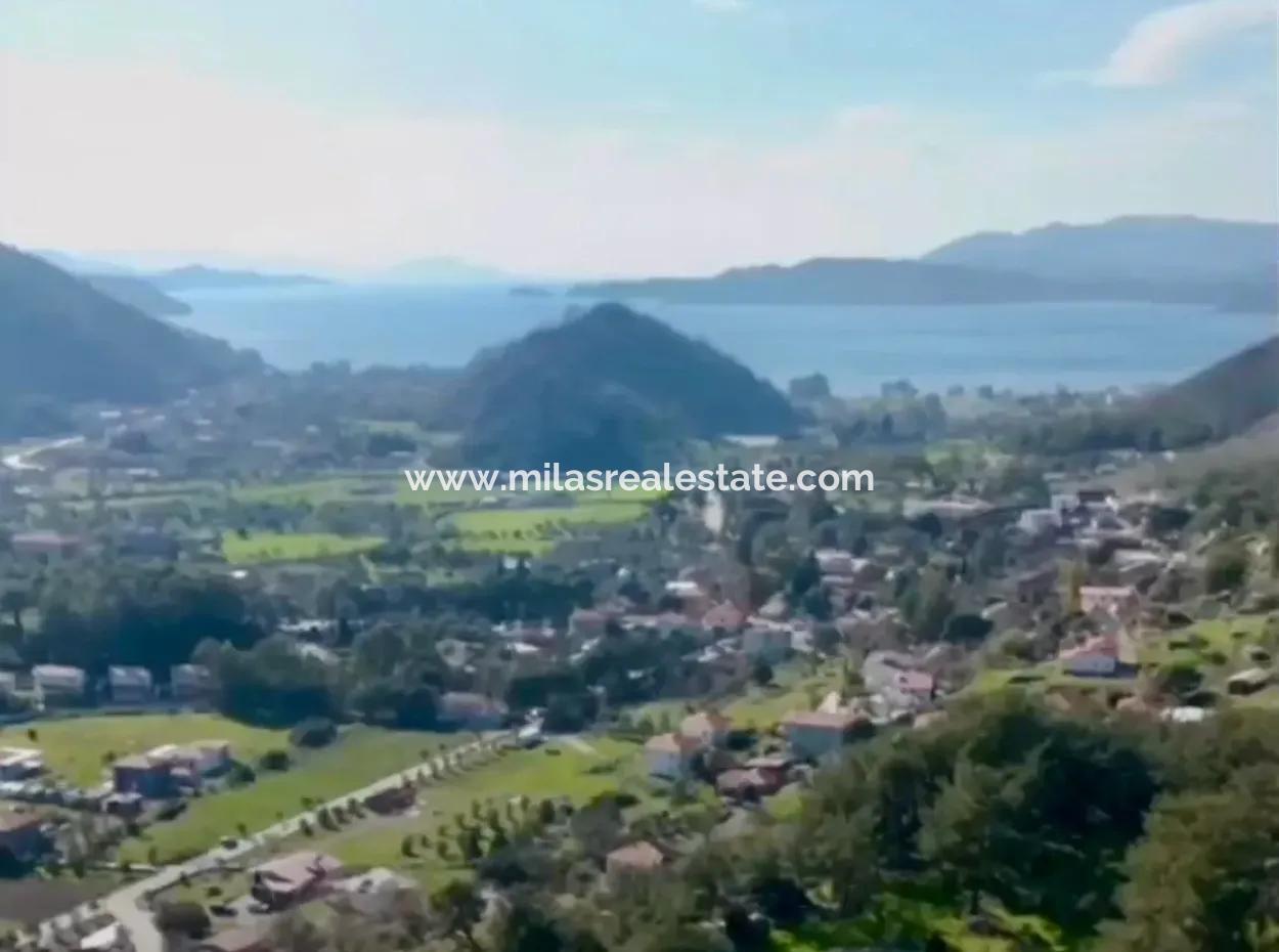 Grundstück Zum Verkauf Im Dorf Marmaris Hisarönü In Einem Wohngebiet Von 2200 M2 Mit Meerblick
