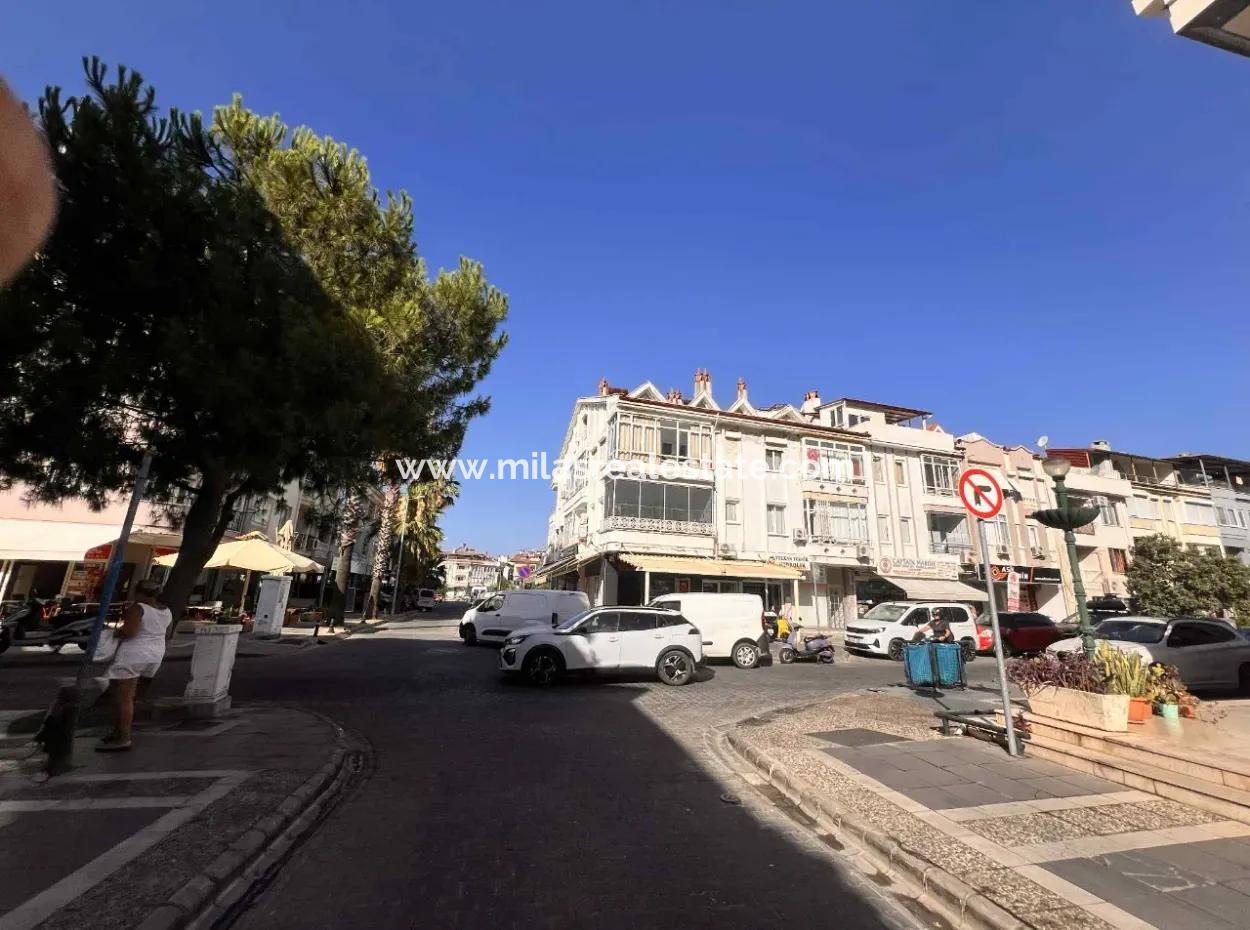 120 M2 Großes Eckgeschäft Mit Hoher Wertschöpfung Zum Verkauf Im Yachthafengebiet Von Marmaris