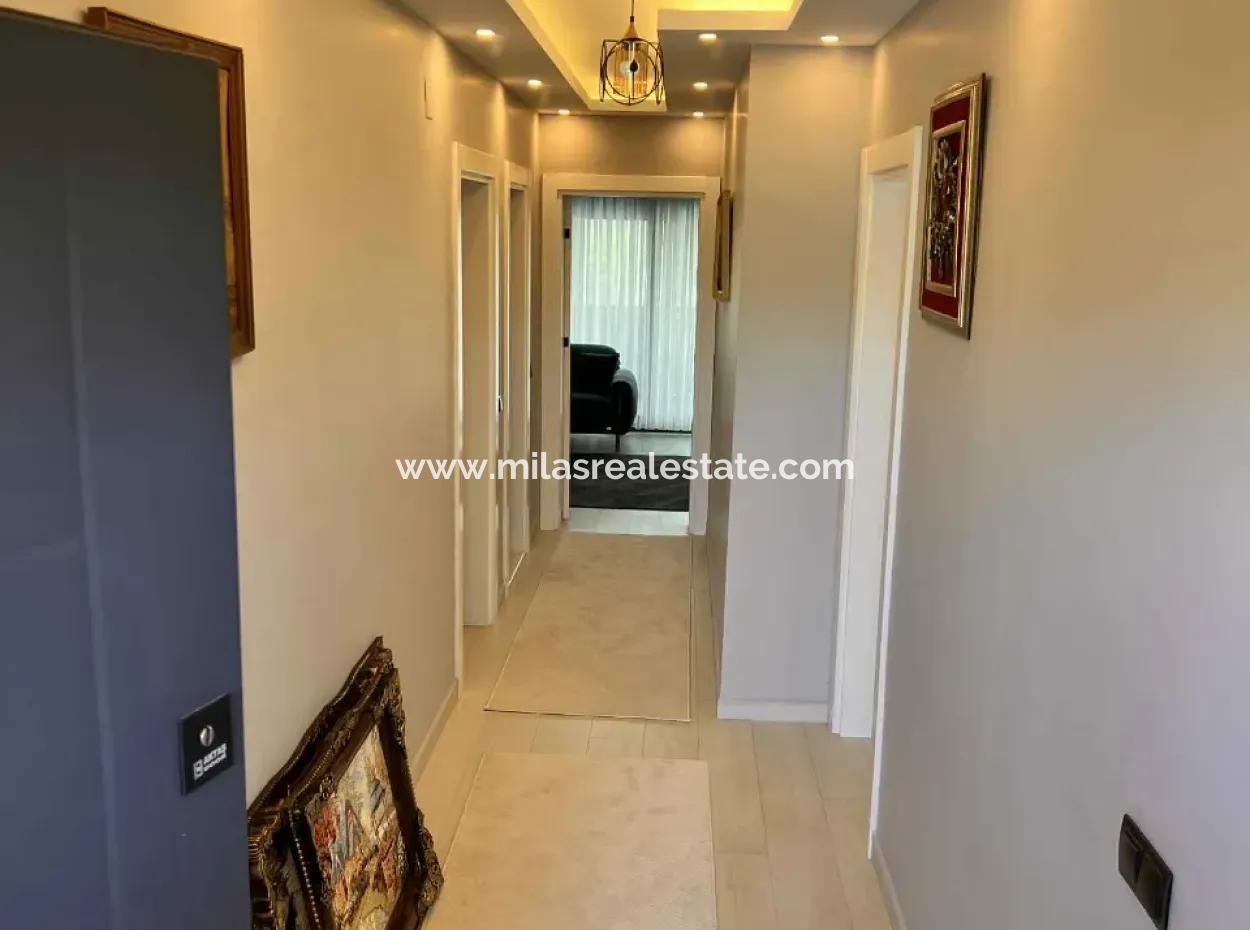 Tolles Portfolio! Die Einzigartige Natur Von Marmaris Und Seine Lage In Der Nähe Des Zentrums. 5 Einheiten Von 2 1 Voll Möblierten Wohnungen, Die Für Die Vermietung Von Unternehmen Im Gebäude Geeignet Sind