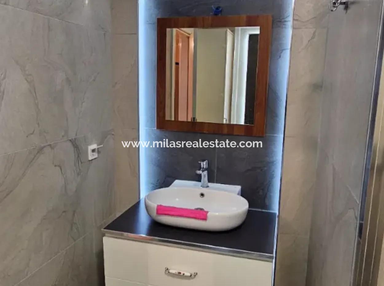 Camiavlu Neighborhood 3 1 Rückwärtsduplex Zum Verkauf Auf Einem Sicheren Gelände Mit Pool