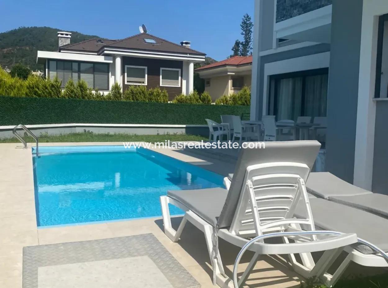 Marmaris Çamdibi 5 1 Voll Freistehende Pool, Möblierte Dreifachvilla Zu Mieten