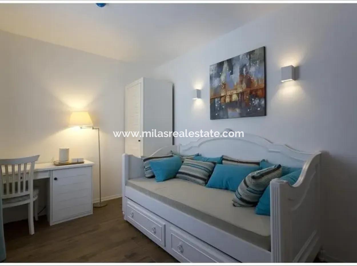 Zum Verkauf Am Meer In Einer Entfernung Von 40 Km Von Marmaris Hotel Handtücher