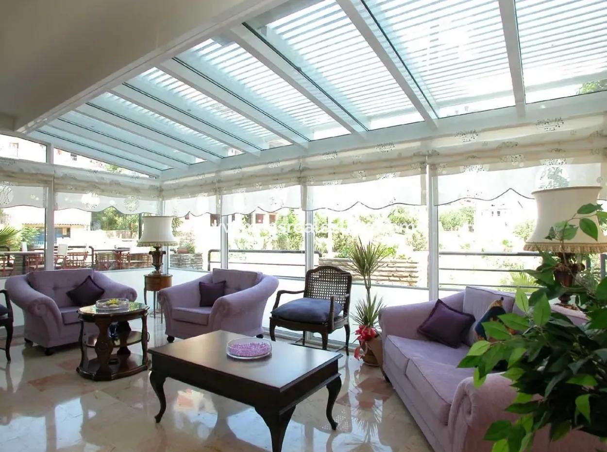 18 Zimmer-Hotel Zum Verkauf In Zentrum Von Marmaris, In Der Nähe Des Meeres