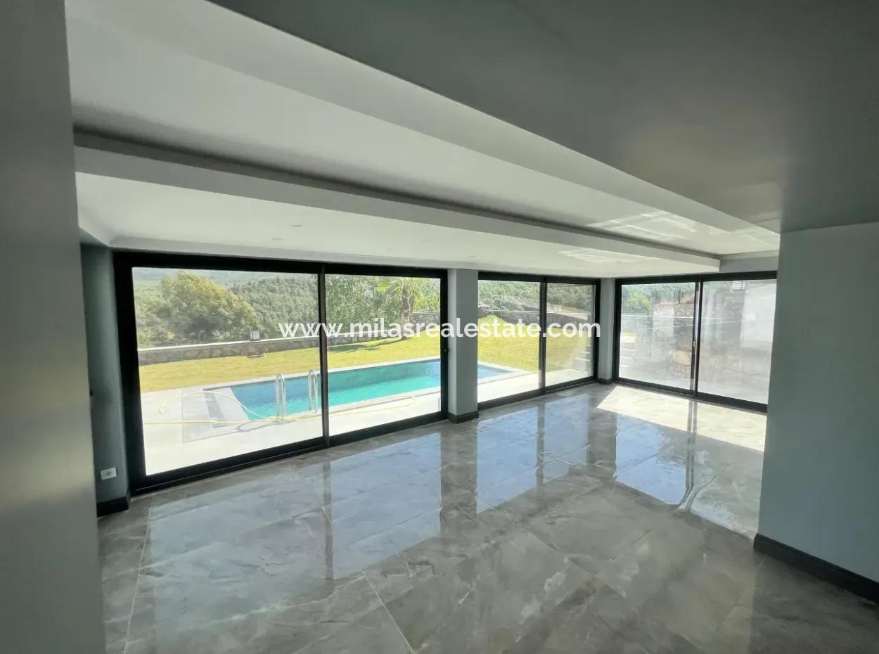 Magnificent Nature View Detached Garden With Parking Pool With Swimming Pool 3 Rooms 4 Bathrooms Ultra Luxury Villa For Sale 3 Floors In A 500M2 Plot