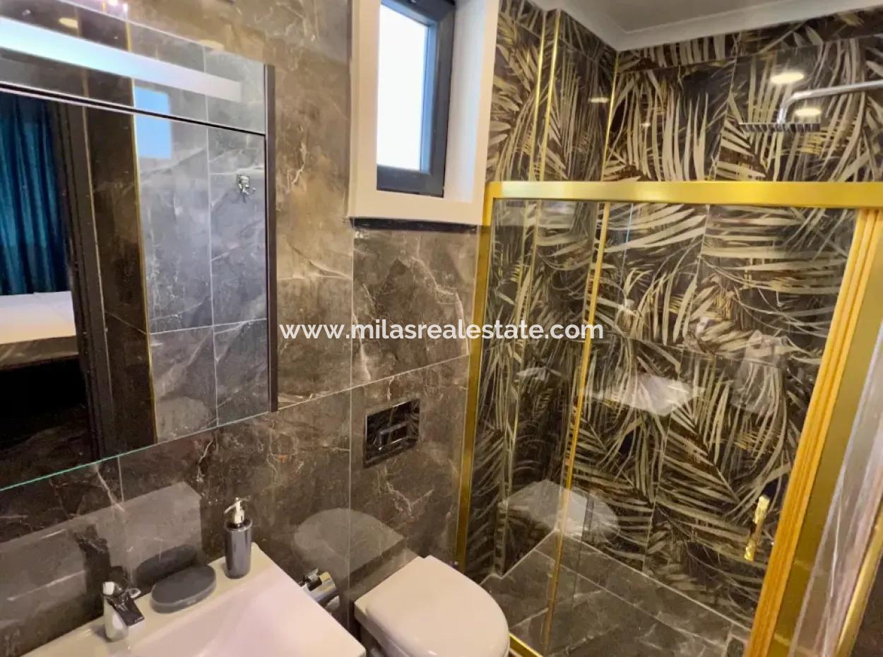 Villa For Sale In Marmaris Çetibeli With 3 Swimming Pools And Children's Pool And Caretaker House In 780M2 Plot