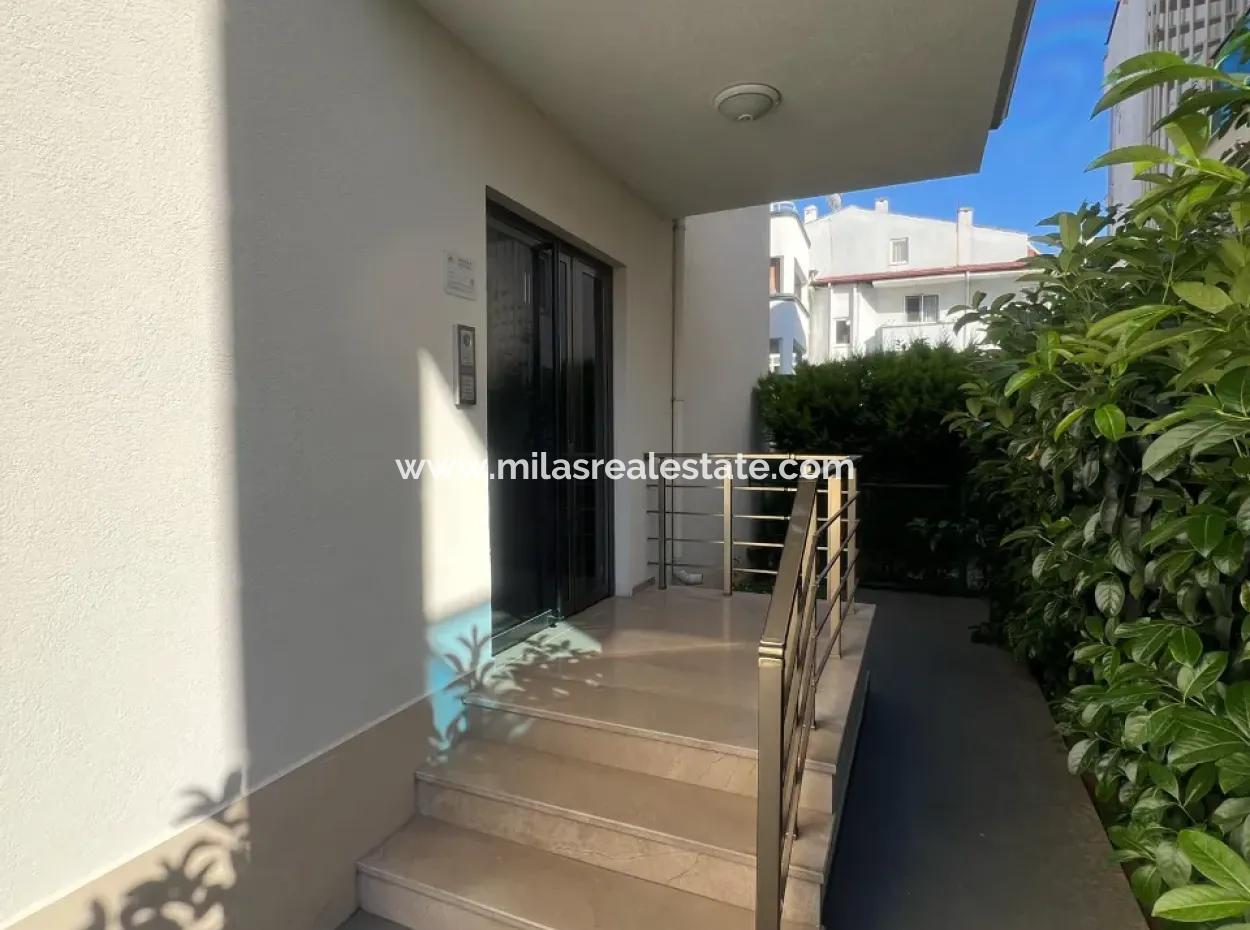 2 Rooms 1 Living Room New Building Upper Duplex Double Bathroom 90 M2 Apartment For Sale In The Center Of Marmaris Close To The Sea