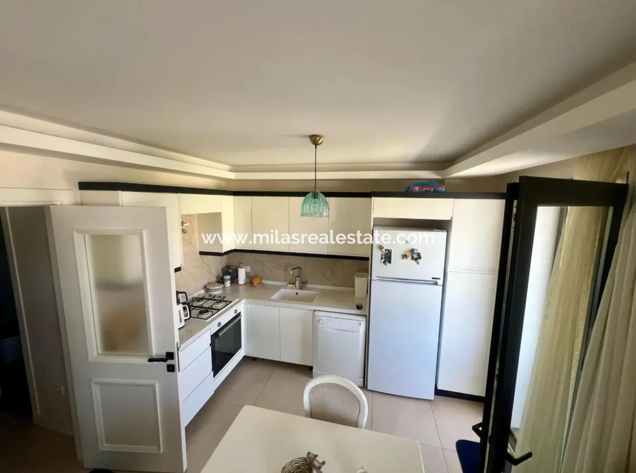2 Rooms 1 Living Room New Building Upper Duplex Double Bathroom 90 M2 Apartment For Sale In The Center Of Marmaris Close To The Sea