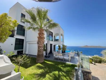 ???????? Luxurious Triplex Villa Just Steps From Yalıkavak Marina!