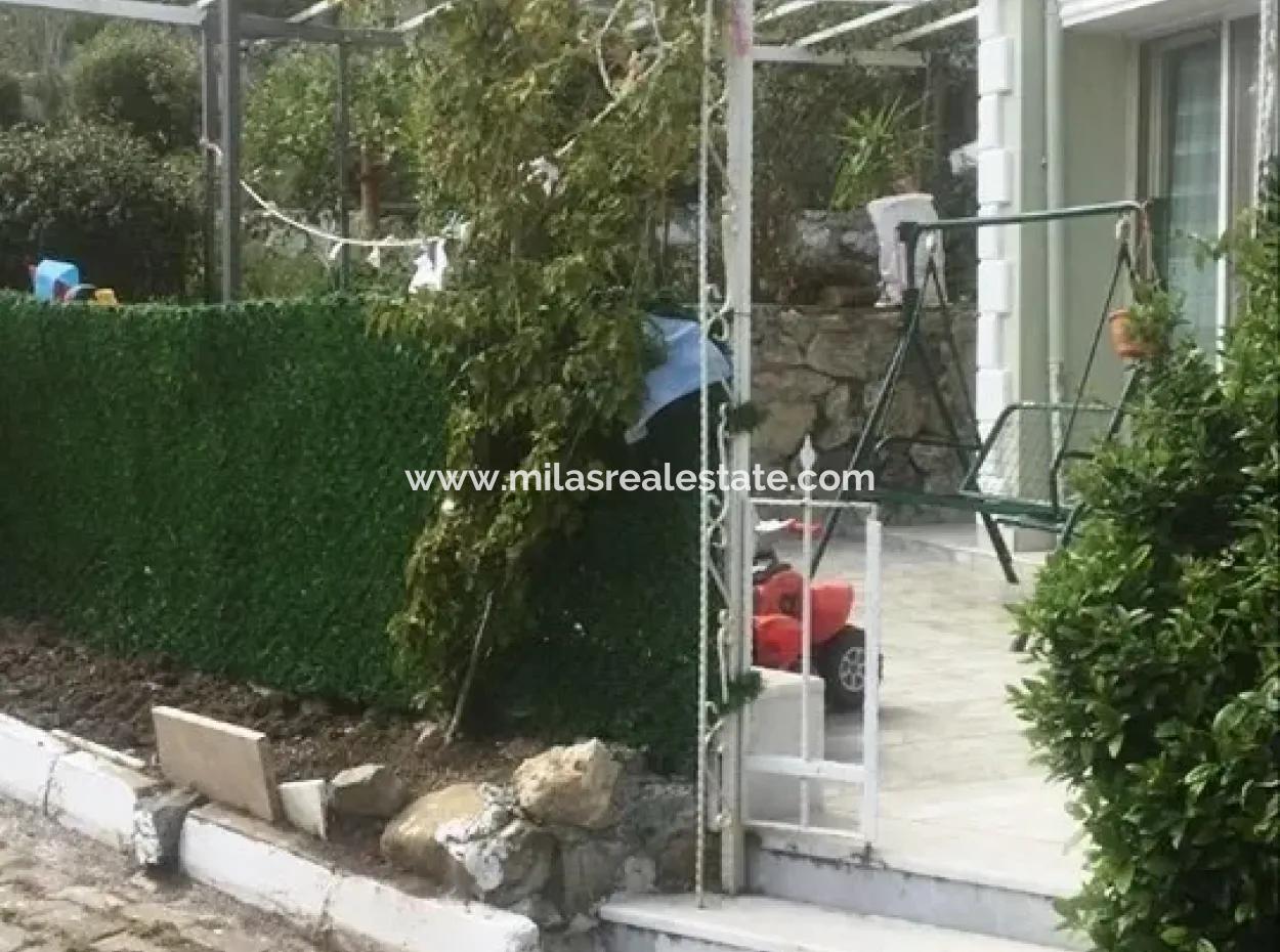 Marmaris Beldibi Mevkiinde 4 Oda 2 Salon 240 M2 Forleks Bahçeli Villa Satılık.olimpik Yüzme Havuzu Mevcuttur.