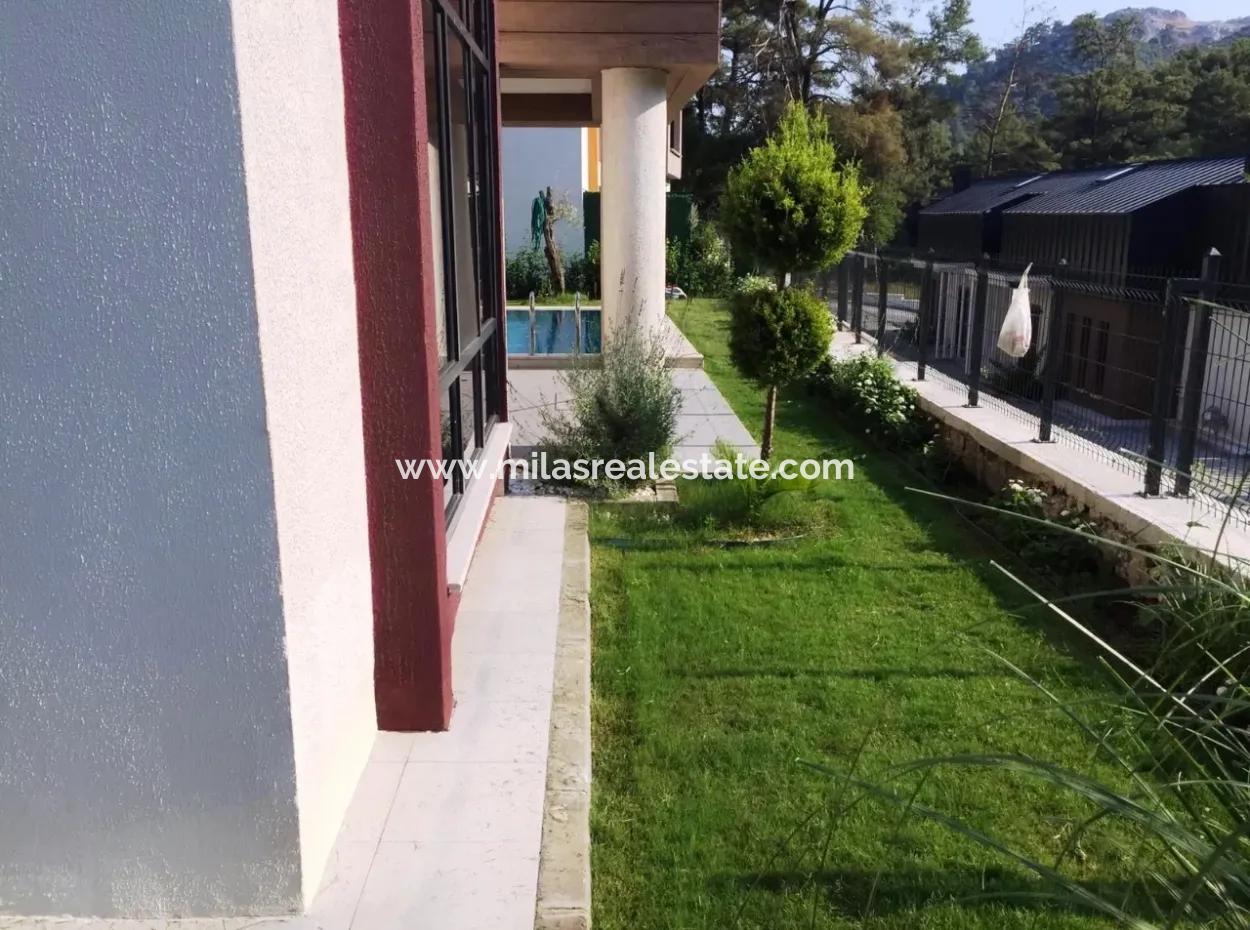 Marmaris İlçesi Beldibi Mahallesinde Satılık Müstakil Havuzlu 4 Oda 2 Salon 220 M2 Havuzlu Akıllı  Villa