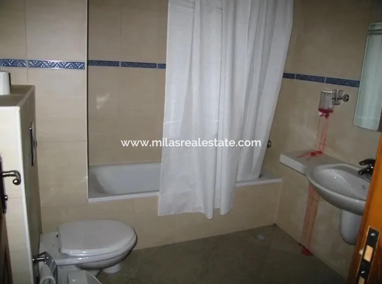 Ataköy Mahallesinde 4300M2 Çiftlik Evi Havuzlu 7 Oda 2 Salon 340M2