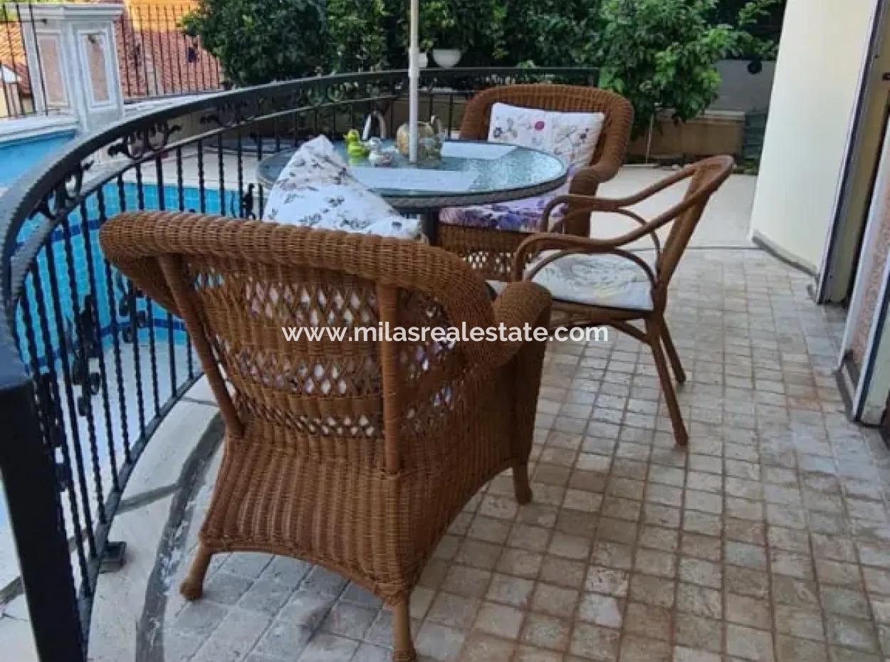 Marmaris Armutalan Mevkiinde Tam Müstakil Bahçeli Havuzlu Satılık Villa