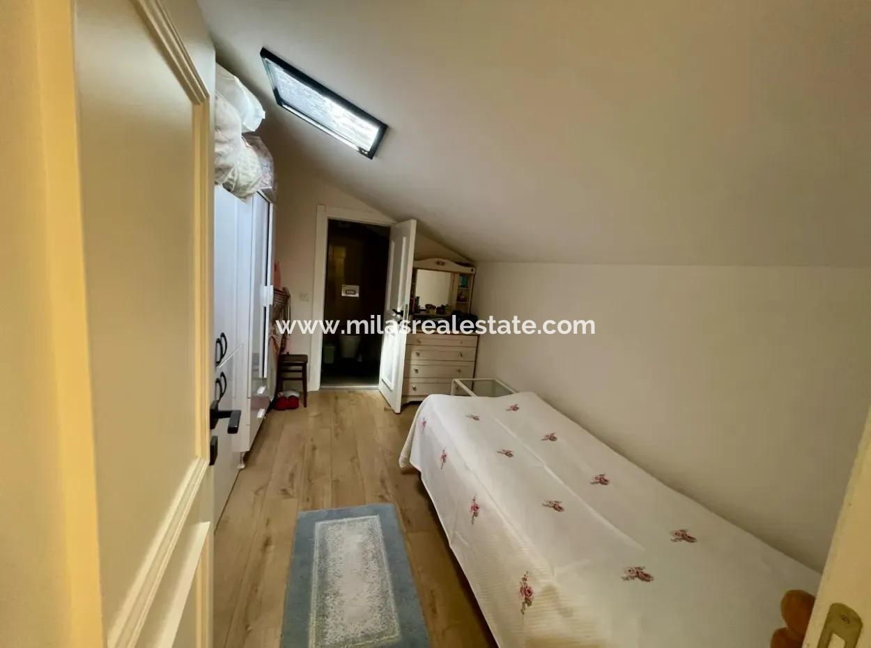 Marmaris Merkezinde Denize Yakın 2 Oda 1 Salon Yeni Bina Üst Dubleks Çift Banyo 90 M2 Satılık Daire