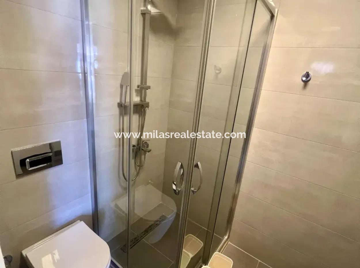 Marmaris Merkezinde Denize Yakın 2 Oda 1 Salon Yeni Bina Üst Dubleks Çift Banyo 90 M2 Satılık Daire