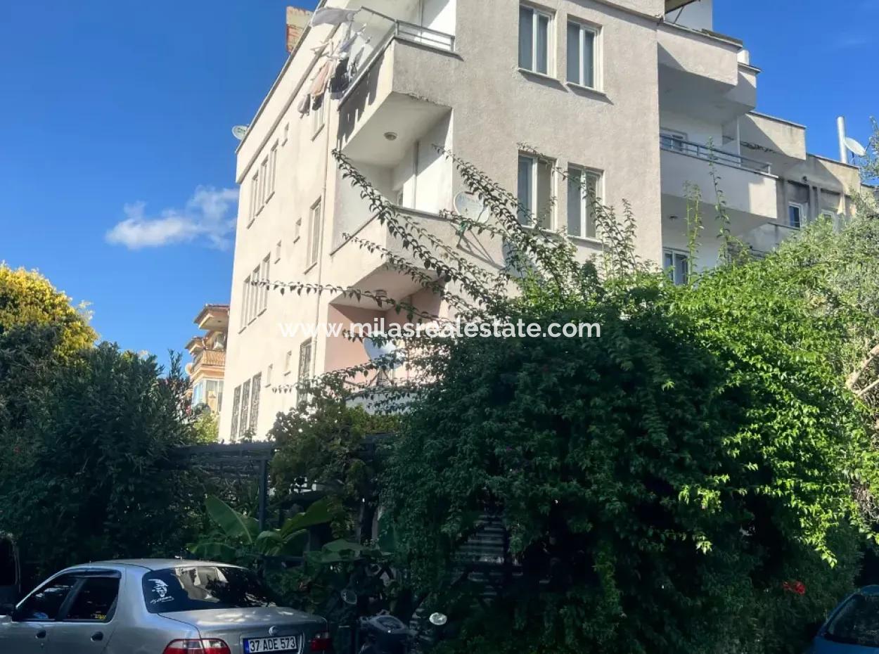 Marmaris Merkez,De Satılık 7 Daire 1 Dükkan Bulunan Komple Bina