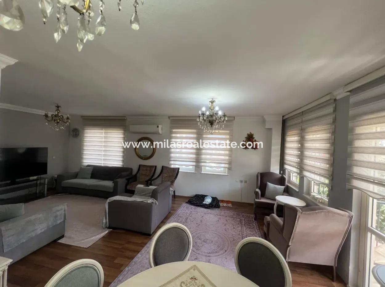 Marmaris Merkez 3 Oda 1 Salon K.mutfak 140M2 Satılık Arakat Daire Denize Çok Yakın
