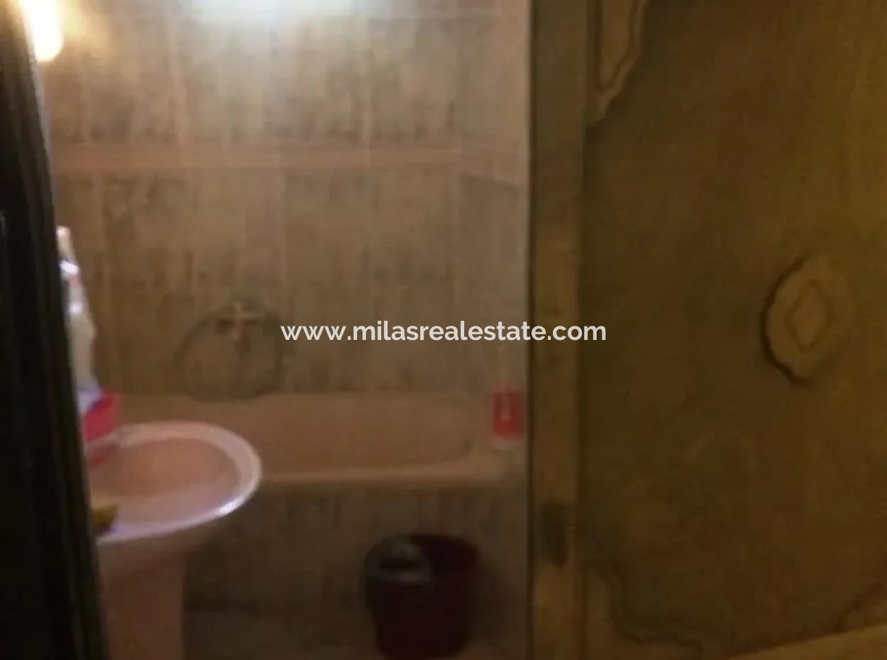 Gökova Bölgesinde Satılık Yüzme Havuzlu 8 Oda Taş Villa 740M2 Arsa