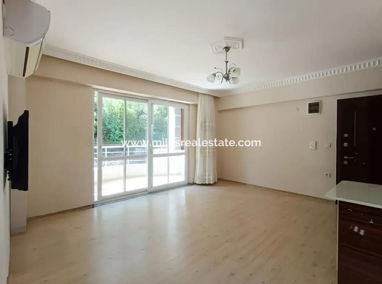 Marmaris İlçesi Beldibi Mahallesi Doğa Manzaralı Yüzme Havuzlu Site İçerisinde 3+1 Bahçe Dubleks Satılık Daire