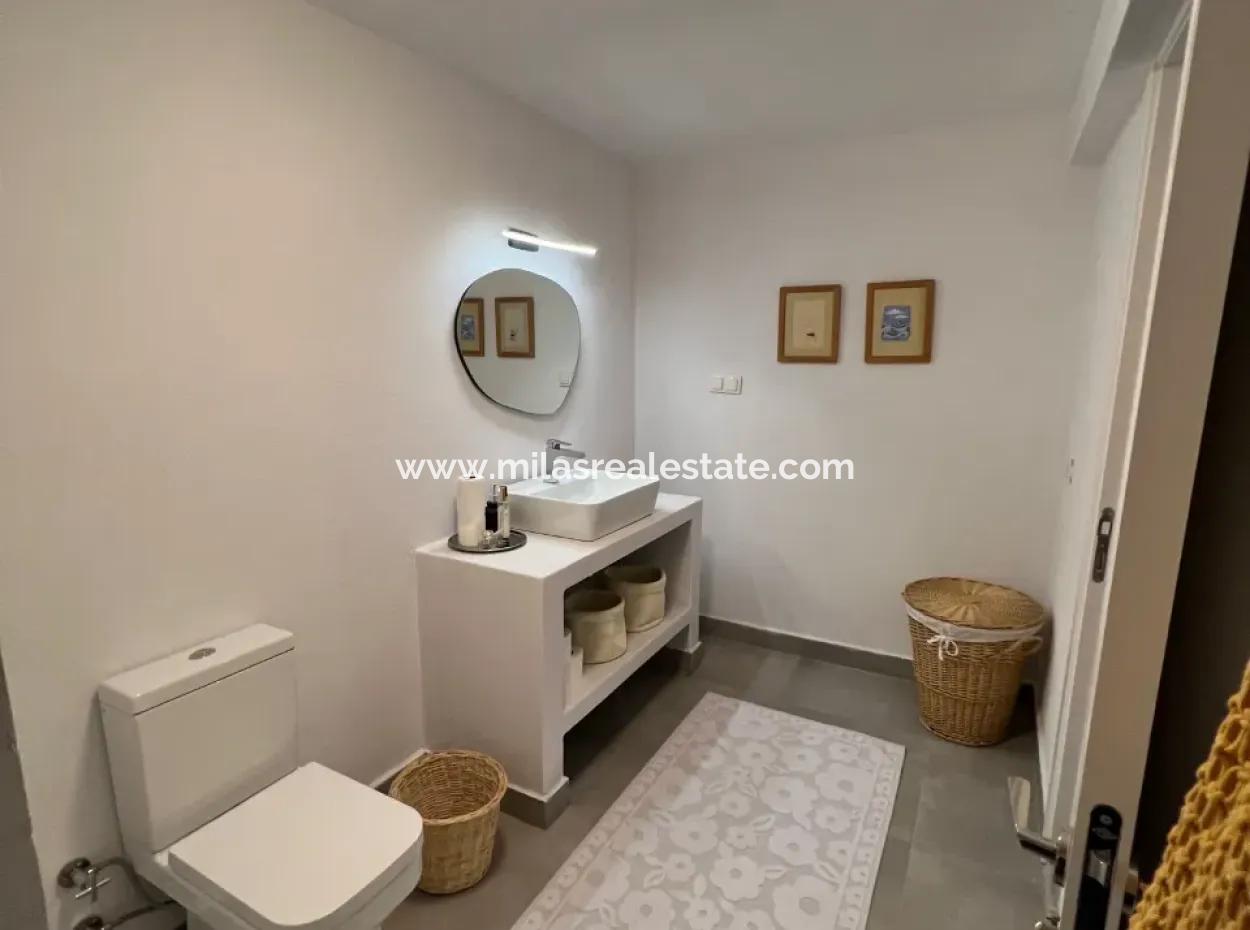 Kemeraltı Mahallesi 2+1 Eşyalı Kiralık Daire