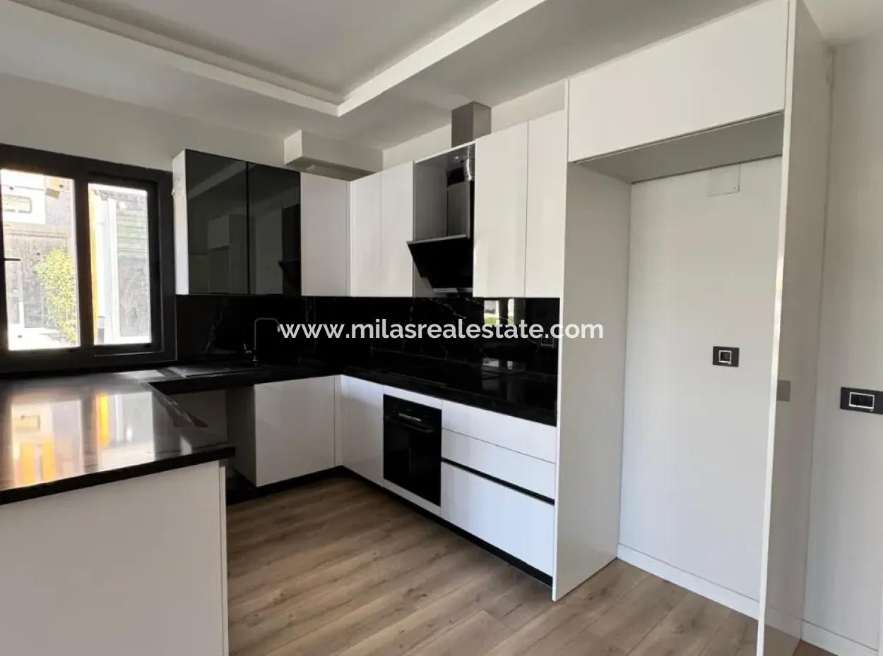 Kemeraltı Mahallesi 4+1 Satılık Müstakil Villa