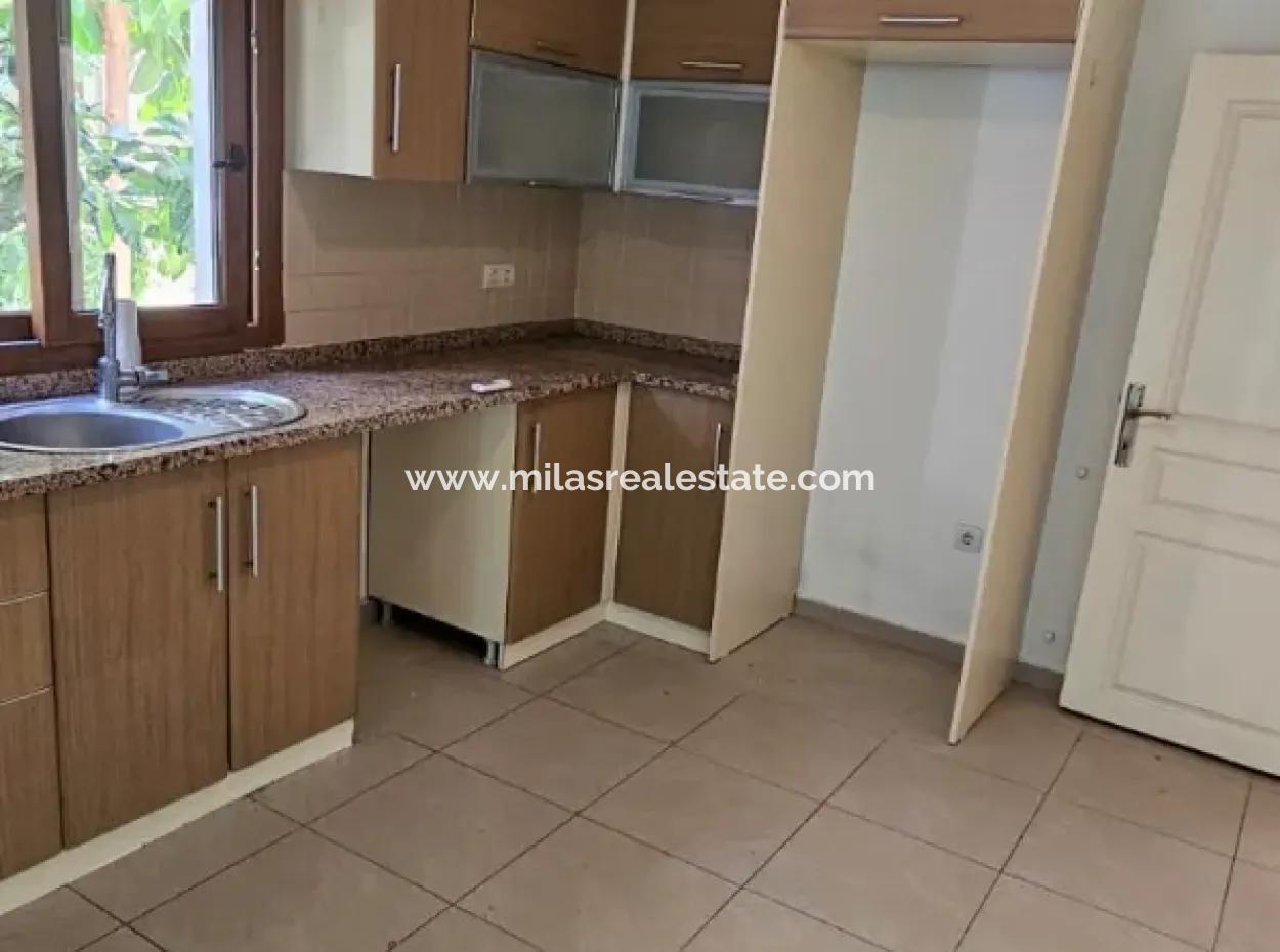 Marmaris Siteler Mahallesi’nde 3+1 Havuzlu Kiralık Lüks Daire