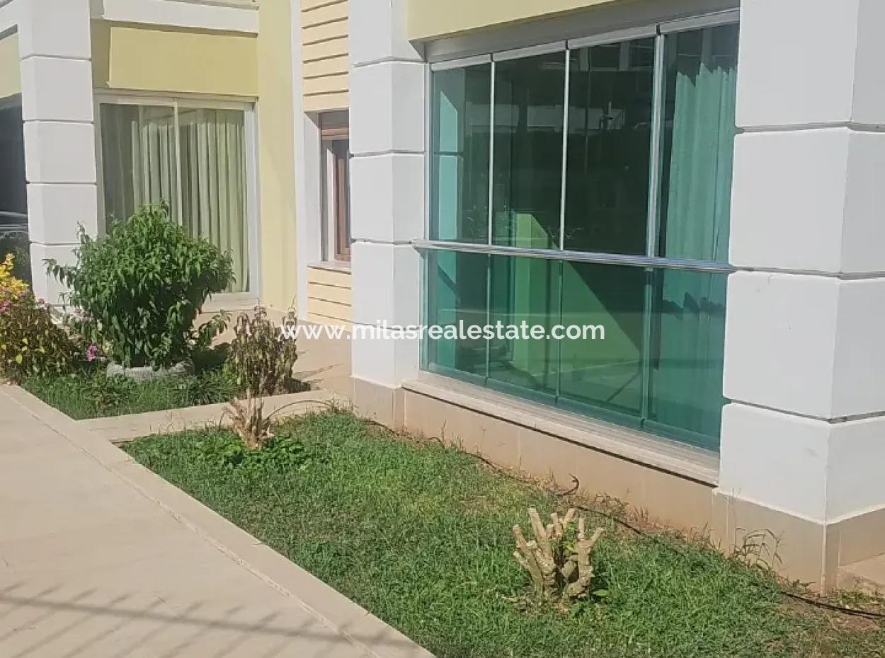 Marmaris Siteler Mahallesi’nde 3+1 Havuzlu Kiralık Lüks Daire