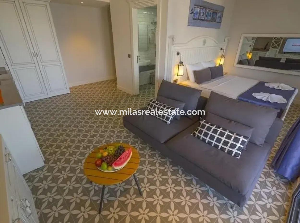 Marmaris Merkezinde Denize Sıfır Satılık Butik Otel 45 Oda